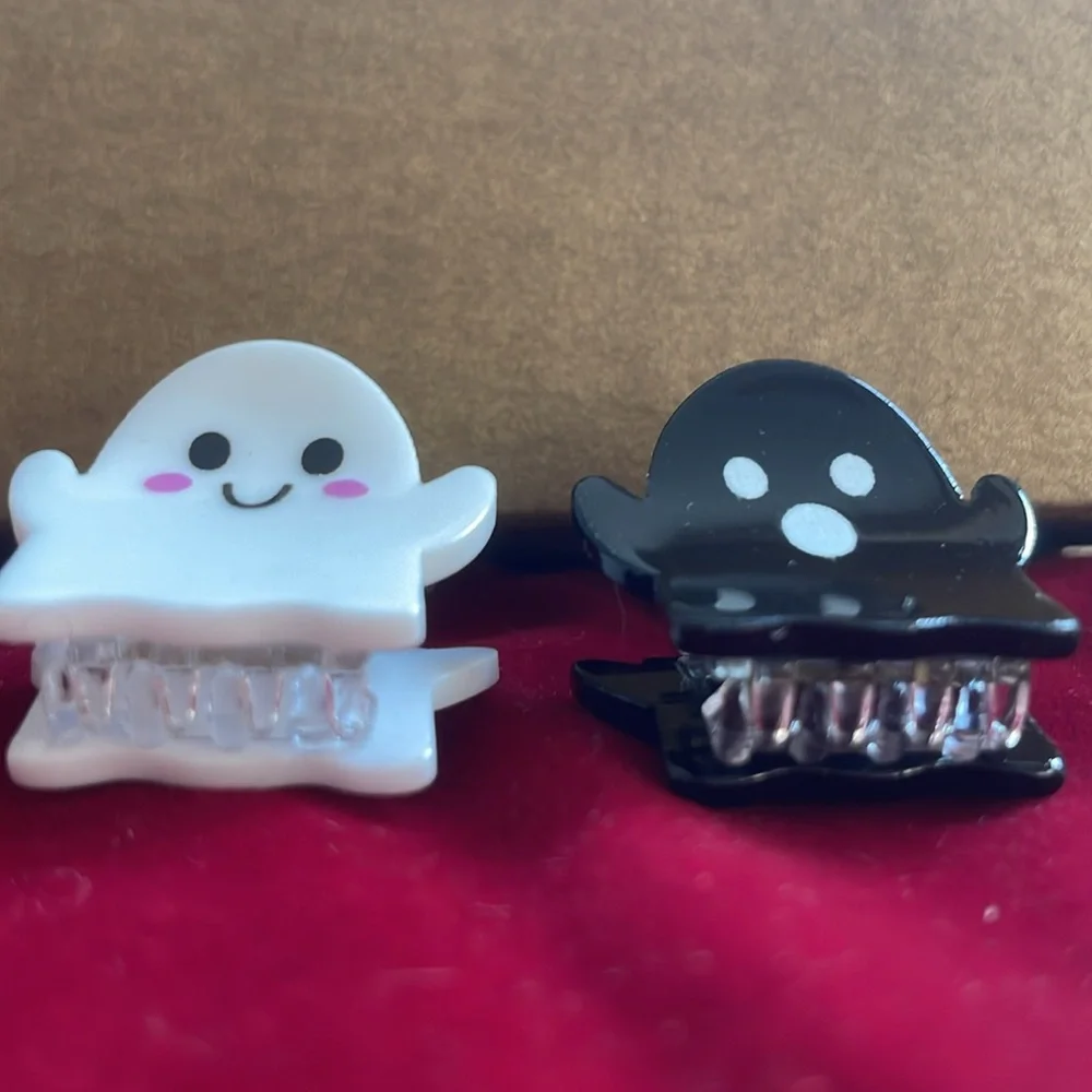 Halloween! 6 Ghost Hair Clips!! Great for Halloween Costume! Cute Ghost clips!